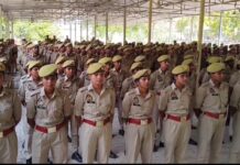 पुलिस लाइन में आधारभूत प्रशिक्षण प्राप्त कर चुके आरक्षी एवं महिला आरक्षियों को उनके आवंटित थानों के लिए किया गया खाना
