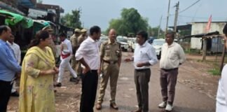 शिवरामपुर–पहाड़ी मार्ग के चौड़ीकरण कार्य का स्थलीय निरीक्षण