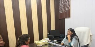 समाजसेविका ने राजापुर की एसडीएम पूजा गुप्ता से मुलाकात कर नादिन कुर्मियान गांव की समस्या के समाधान की मांग को लेकर ज्ञापन सौंपा