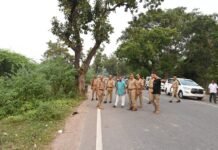 पुलिस अधीक्षक चित्रकूट अरुण कुमार सिंह ने गुरुवार को थाना भरतकूप क्षेत्र के रौली कल्याणपुर में प्रस्तावित नवीन पुलिस चौकी की स्थापना के लिए चिन्हित भूमि का स्थलीय किया निरीक्षण